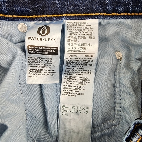 Levi’s Silver Tab Mom Jeans Size 28x26 High Waisted Frayed Hem - Picture 11 of 11